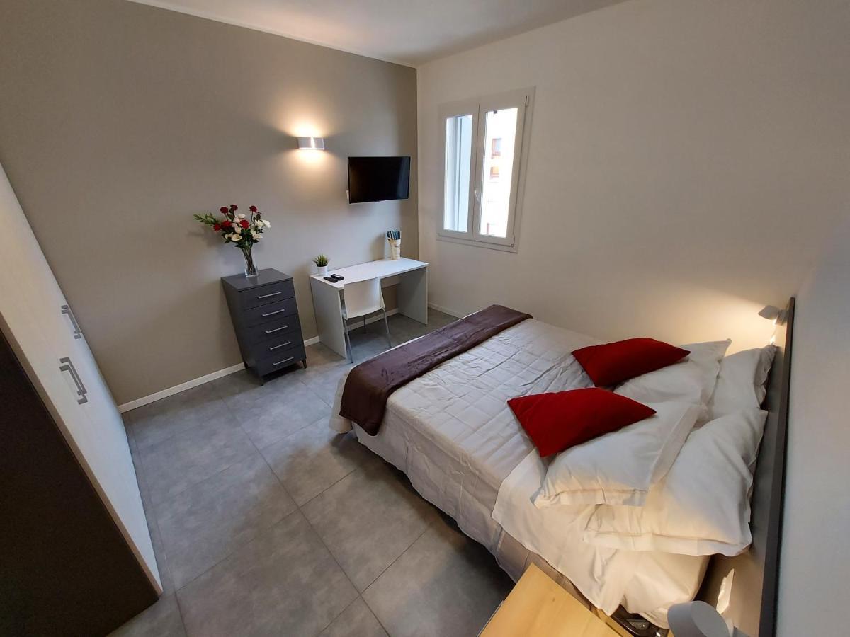 Residenza Delizia Camere & Appartamenti "Residenze Del Cuore" Werona Zewnętrze zdjęcie
