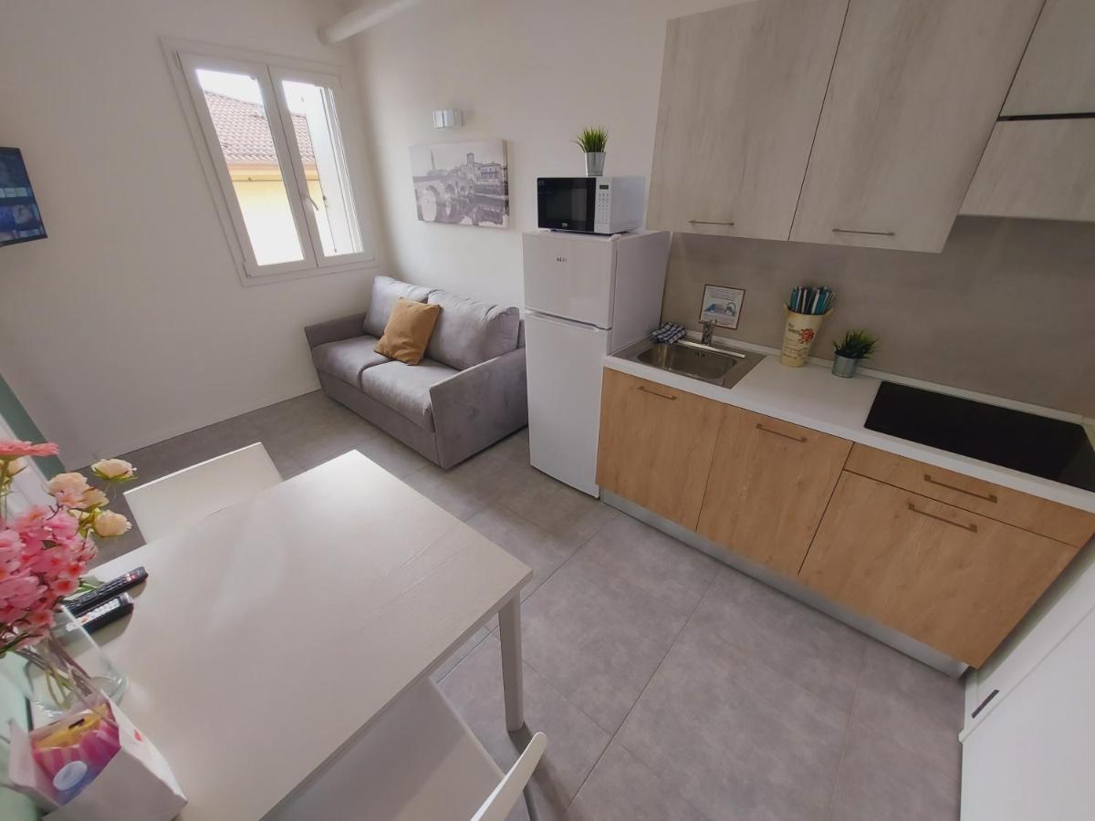 Residenza Delizia Camere & Appartamenti "Residenze Del Cuore" Werona Zewnętrze zdjęcie