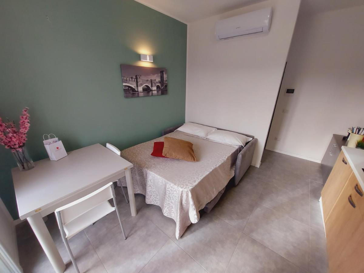 Residenza Delizia Camere & Appartamenti "Residenze Del Cuore" Werona Zewnętrze zdjęcie