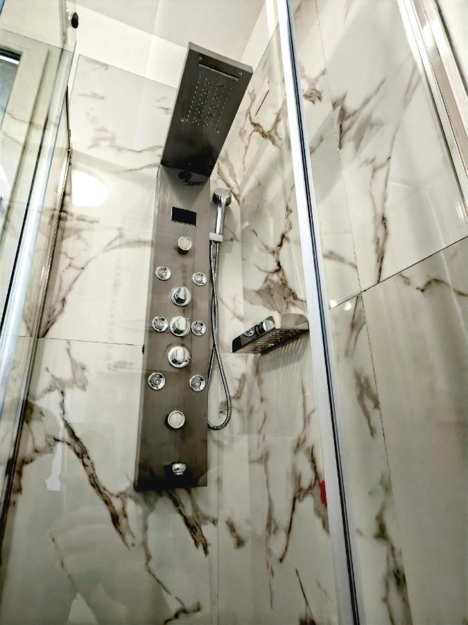 Residenza Delizia Camere & Appartamenti "Residenze Del Cuore" Werona Zewnętrze zdjęcie