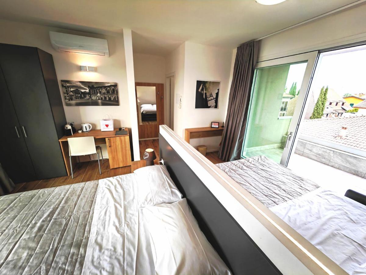 Residenza Delizia Camere & Appartamenti "Residenze Del Cuore" Werona Zewnętrze zdjęcie