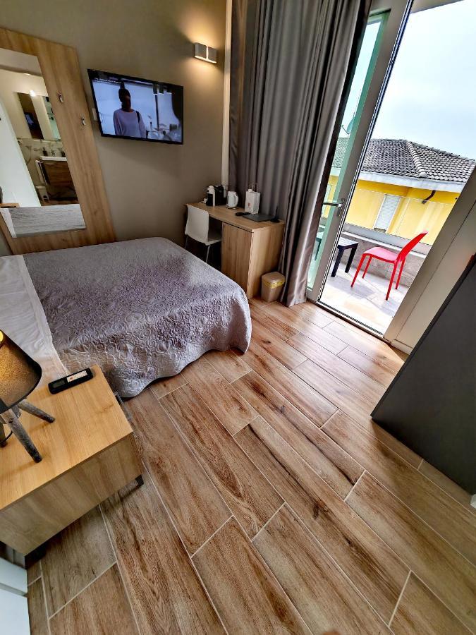 Residenza Delizia Camere & Appartamenti "Residenze Del Cuore" Werona Zewnętrze zdjęcie