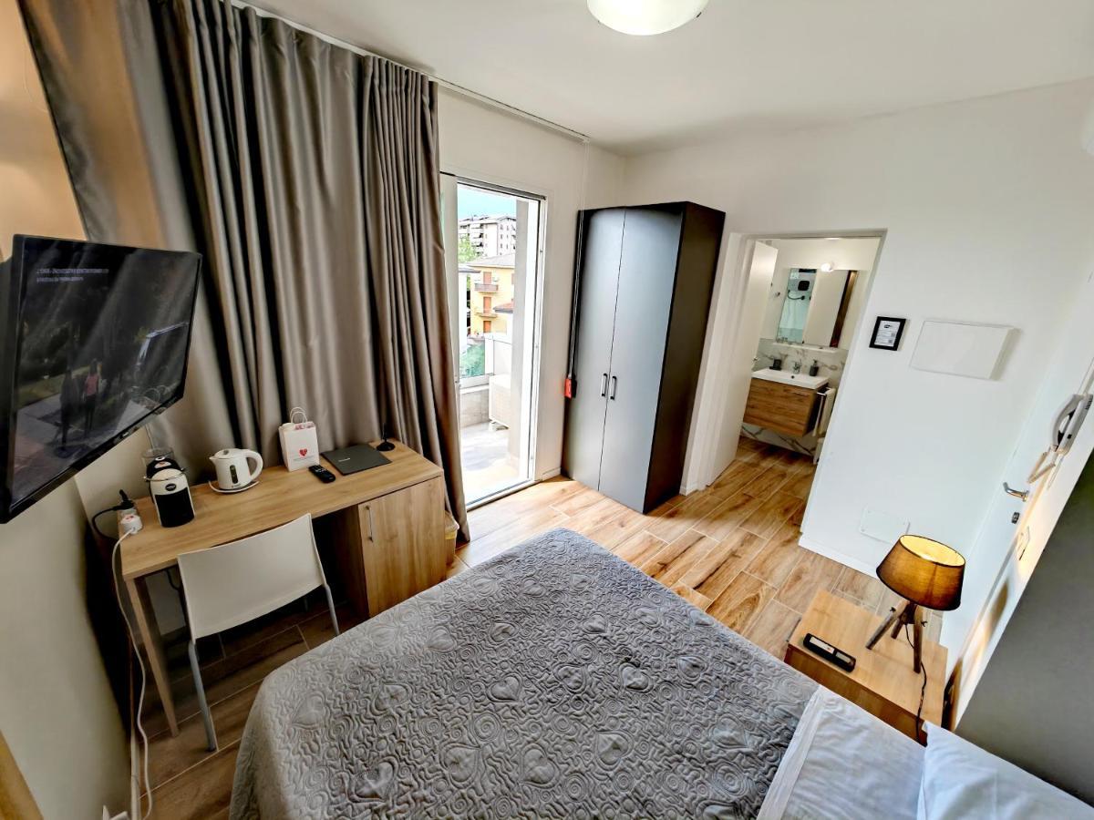 Residenza Delizia Camere & Appartamenti "Residenze Del Cuore" Werona Zewnętrze zdjęcie