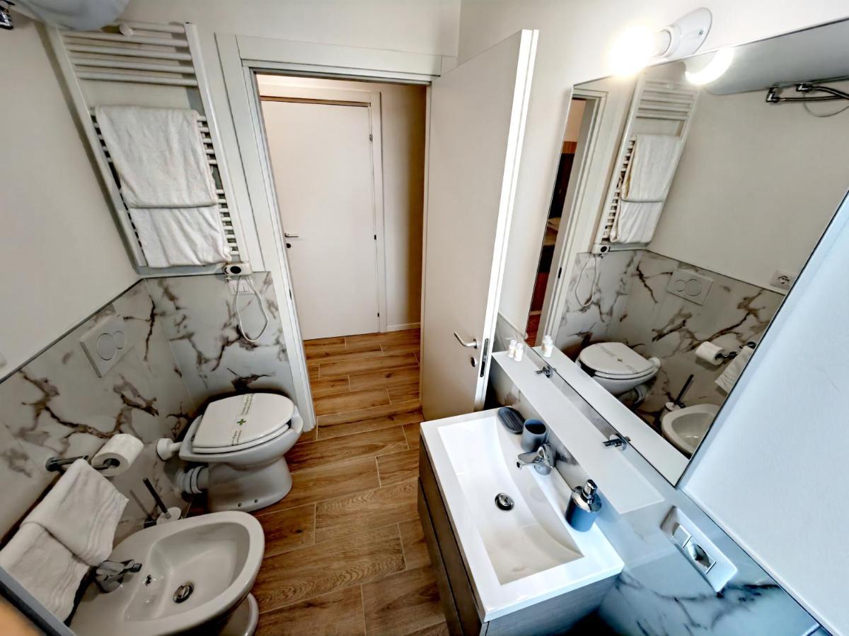 Residenza Delizia Camere & Appartamenti "Residenze Del Cuore" Werona Zewnętrze zdjęcie